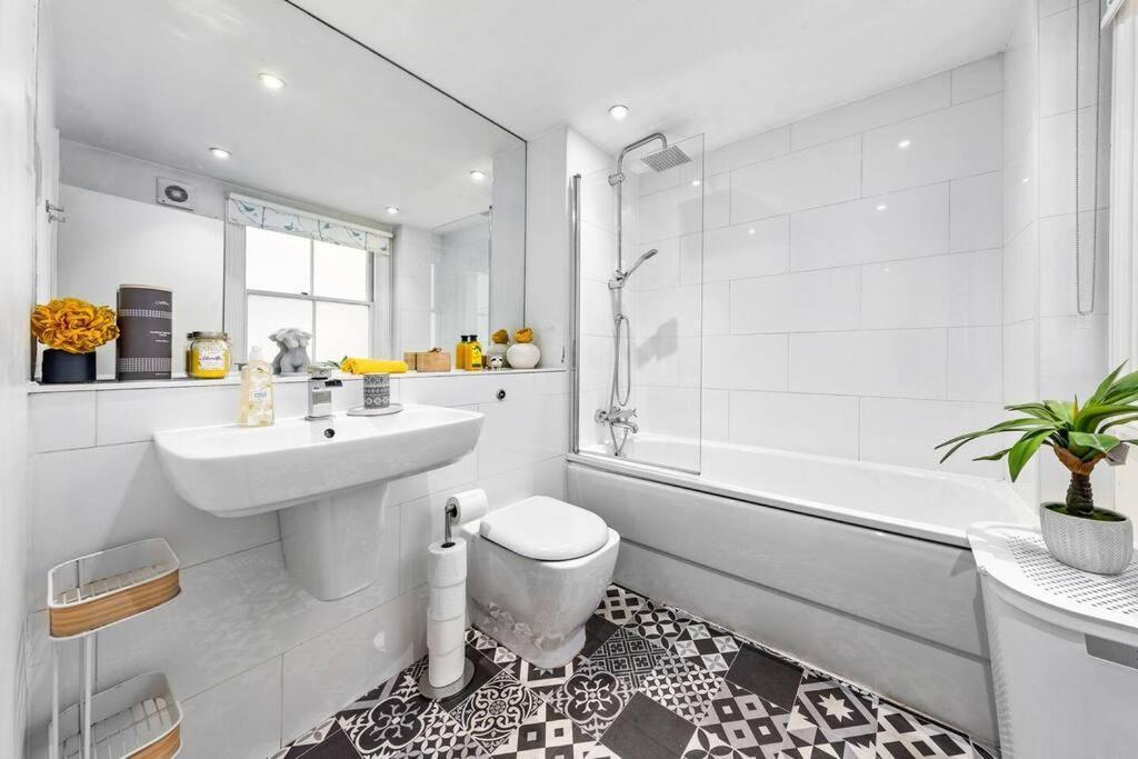 3 Bedroom Apartment In Haymarket Central London Sleep 10 Hy2 Exterior foto